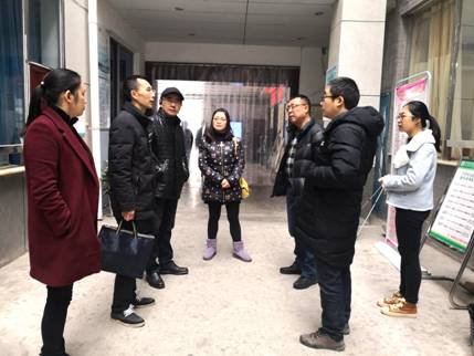 1547625060089046562.jpg 市卫计委疾控科刘志刚一行莅临我院督导防艾宣传工作.jpg